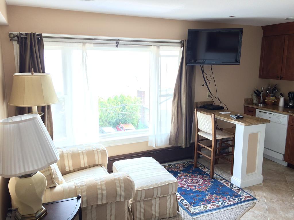 Winthrop Arms Hotel Restaurant Logan Airport Room photo